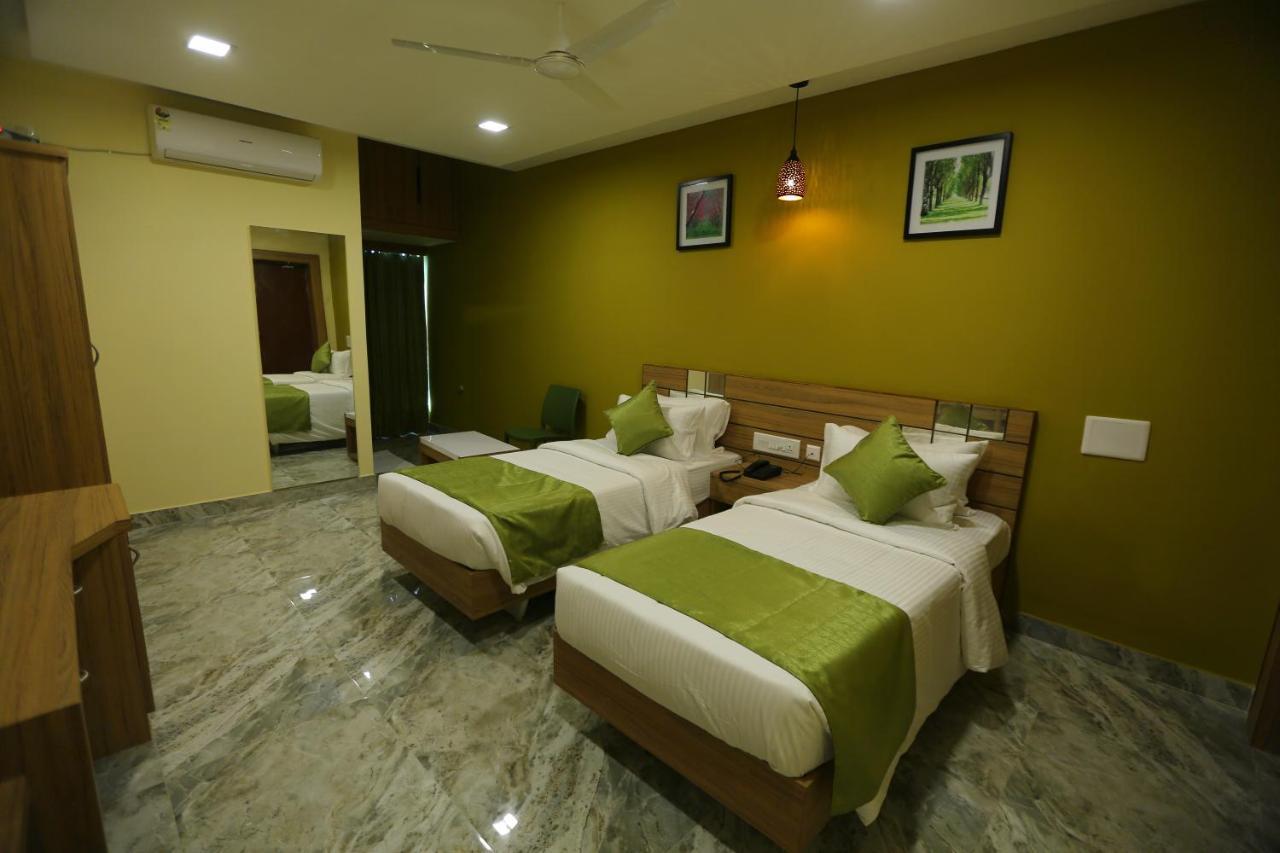 Mehar Inn Hotel Kāraikkudi Exterior foto